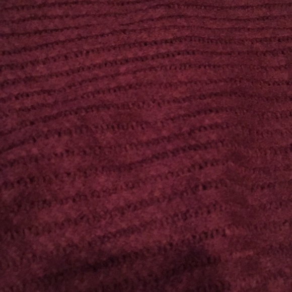 Maroon Rikka poncho - Picture 3 of 5